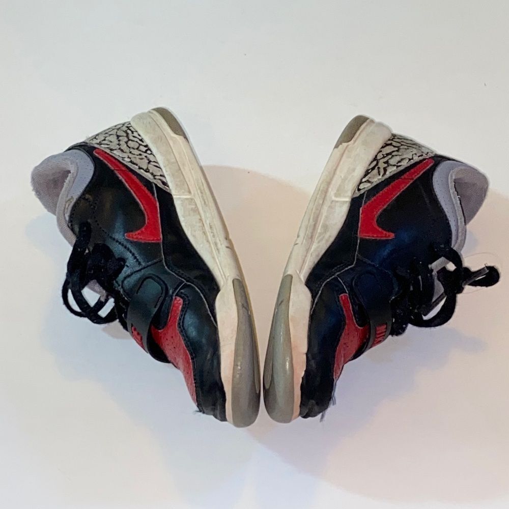 Nike Kids Black and Red Sneakers Size 2.5Y Not Insoles - Picture 7 of 15